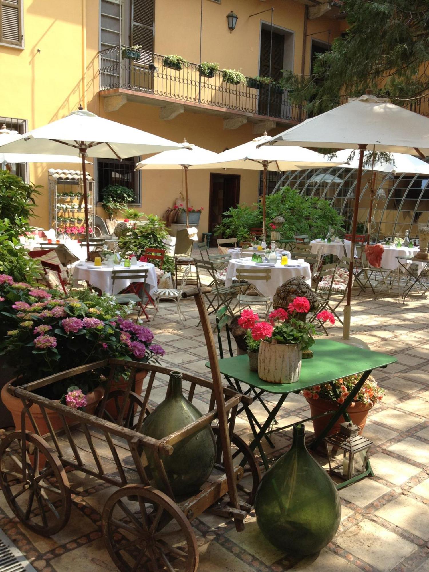Albergo Residence Perosi Tortona Kültér fotó